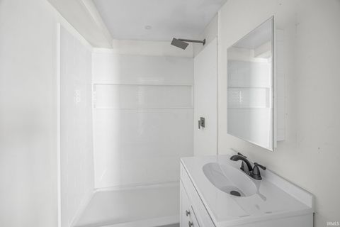 Tiny photo for 904 E Clinton Street, Frankfort, IN 46041 (MLS # 202601770)