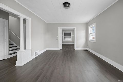 Tiny photo for 904 E Clinton Street, Frankfort, IN 46041 (MLS # 202601770)