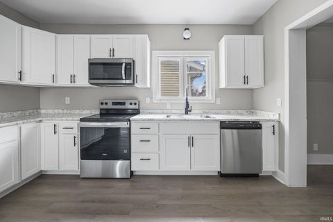 Tiny photo for 904 E Clinton Street, Frankfort, IN 46041 (MLS # 202601770)