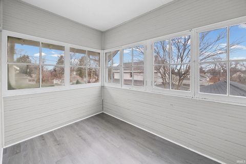 Tiny photo for 904 E Clinton Street, Frankfort, IN 46041 (MLS # 202601770)