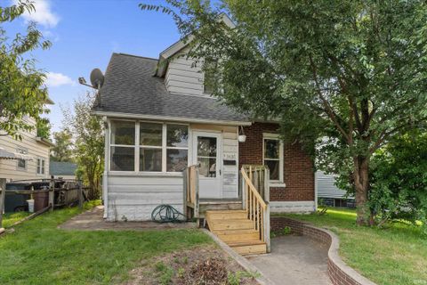 Photo of 1631 S Scott Street, South Bend, IN 46613 (MLS # 202606412)