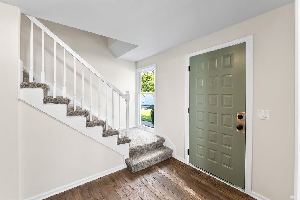 Photo of 6025 Fitchburg Place, Fort Wayne, IN 46815 (MLS # 202614762)