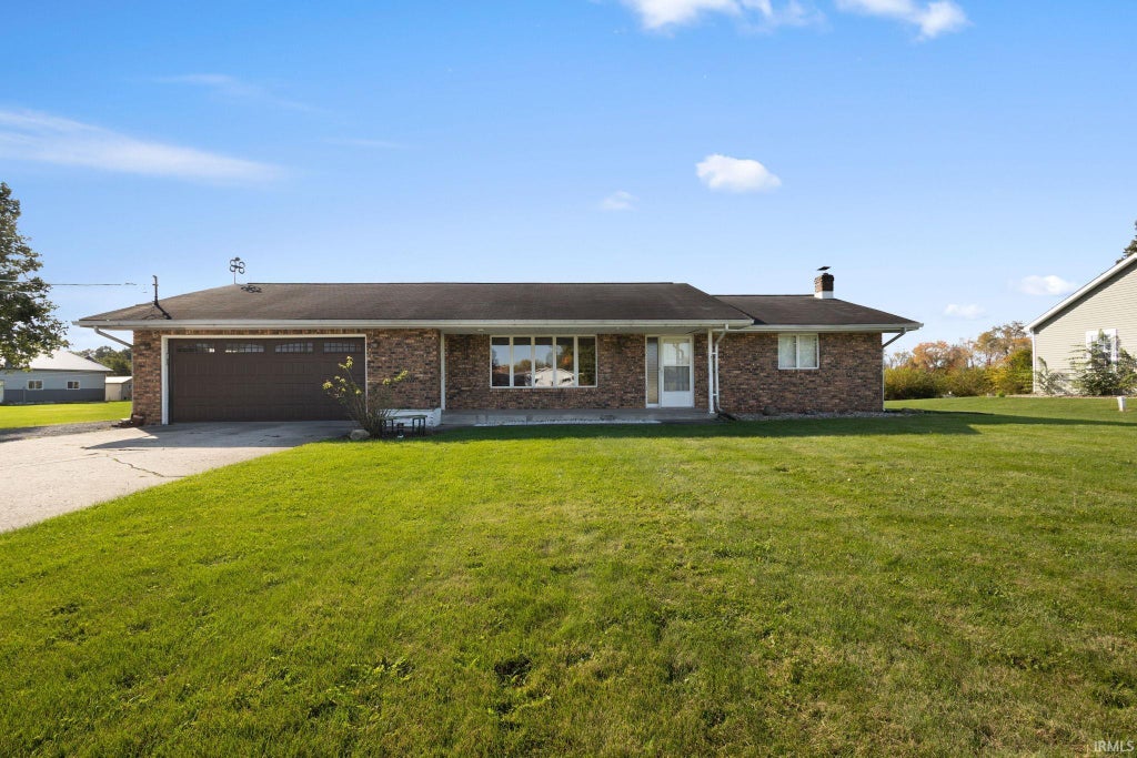 Photo of 12576 County Road 42, Millersburg, IN 46543 (MLS # 202642609)