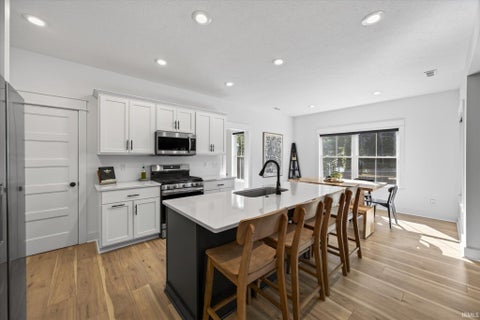 Tiny photo for 602 E Barton Woods Lane, Ellettsville, IN 47429 (MLS # 202635111)