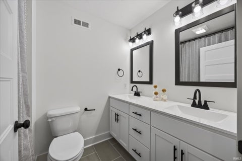 Tiny photo for 602 E Barton Woods Lane, Ellettsville, IN 47429 (MLS # 202635111)