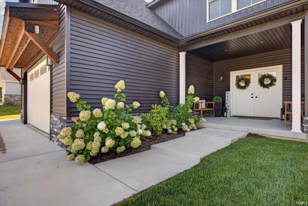 Photo of 602 E Barton Woods Lane, Ellettsville, IN 47429 (MLS # 202635111)