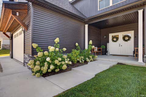 Tiny photo for 602 E Barton Woods Lane, Ellettsville, IN 47429 (MLS # 202635111)
