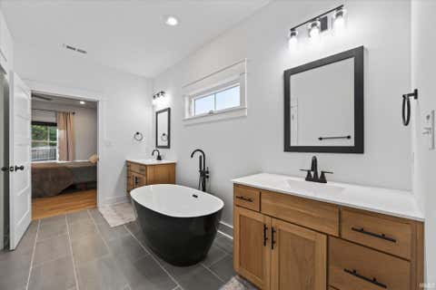 Tiny photo for 602 E Barton Woods Lane, Ellettsville, IN 47429 (MLS # 202635111)