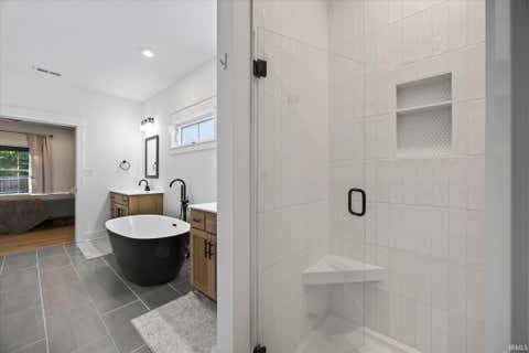 Tiny photo for 602 E Barton Woods Lane, Ellettsville, IN 47429 (MLS # 202635111)