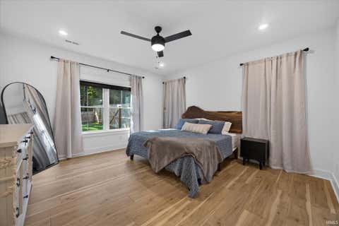 Tiny photo for 602 E Barton Woods Lane, Ellettsville, IN 47429 (MLS # 202635111)