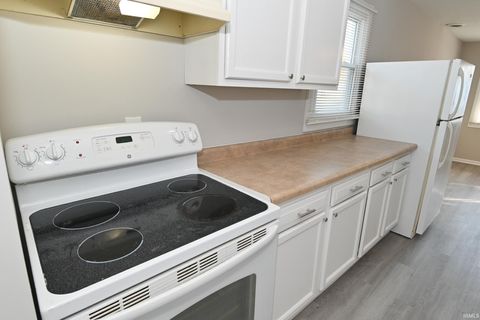 Tiny photo for 1108 E Gano Street, Kokomo, IN 46901 (MLS # 202547093)