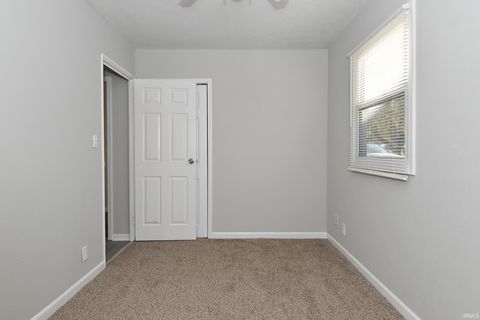 Tiny photo for 1108 E Gano Street, Kokomo, IN 46901 (MLS # 202547093)