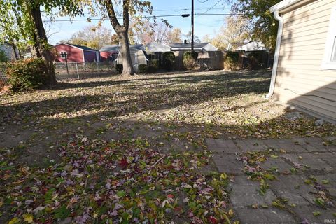 Tiny photo for 1108 E Gano Street, Kokomo, IN 46901 (MLS # 202547093)