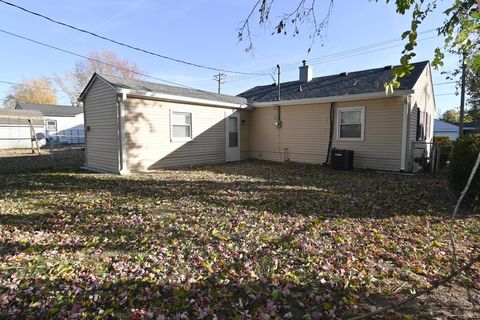 Tiny photo for 1108 E Gano Street, Kokomo, IN 46901 (MLS # 202547093)