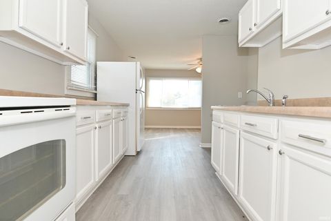 Tiny photo for 1108 E Gano Street, Kokomo, IN 46901 (MLS # 202547093)