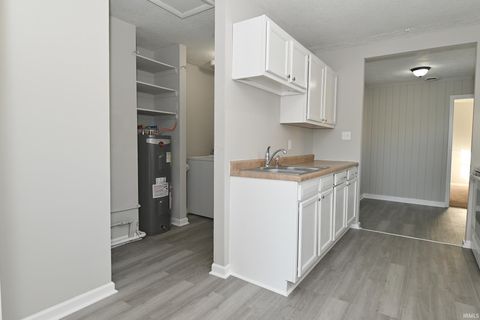 Tiny photo for 1108 E Gano Street, Kokomo, IN 46901 (MLS # 202547093)