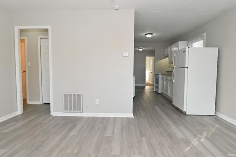 Tiny photo for 1108 E Gano Street, Kokomo, IN 46901 (MLS # 202547093)