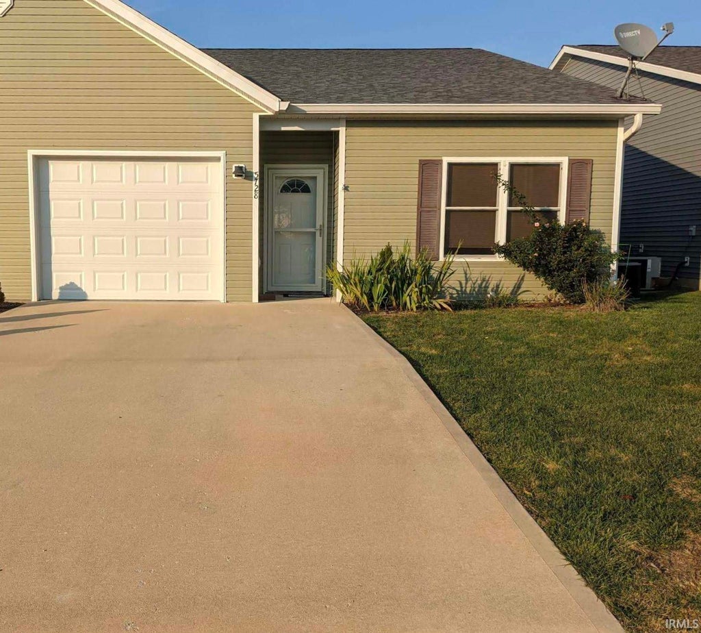Photo of 5728 W Daffodil Court, Bloomington, IN 47403 (MLS # 202644130)