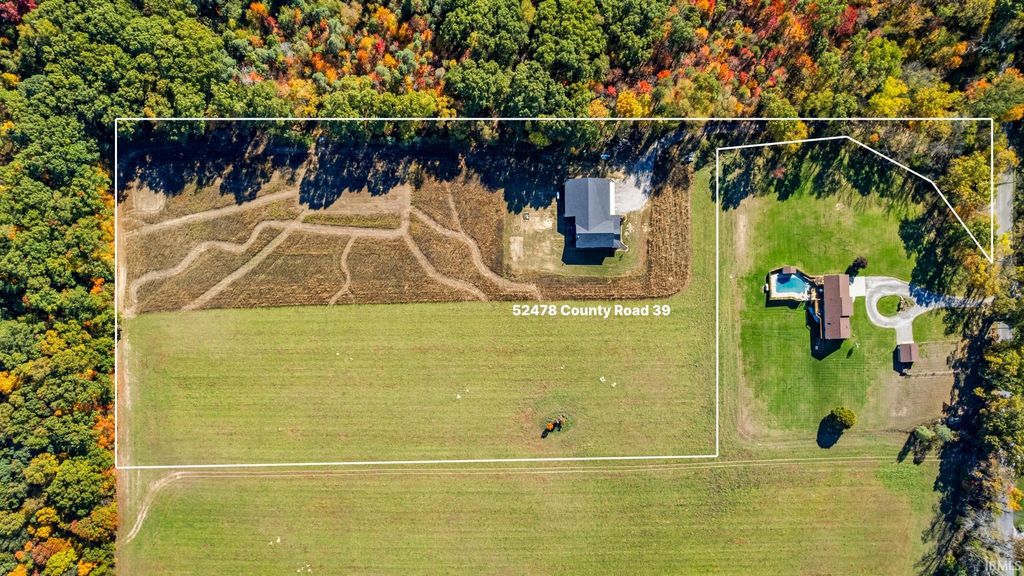 Photo of 52478 County Road 39, Middlebury, IN 46540 (MLS # 202542967)