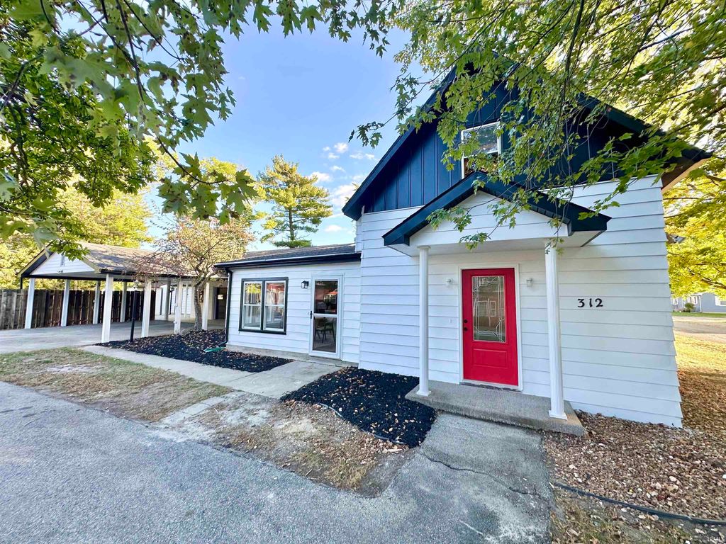 Photo of 119 W Short Street, Sweetser, IN 46987 (MLS # 202541590)