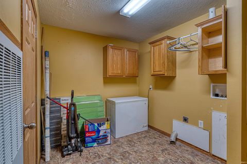 Tiny photo for 3288 Smith Road, Boonville, IN 47601 (MLS # 202545502)