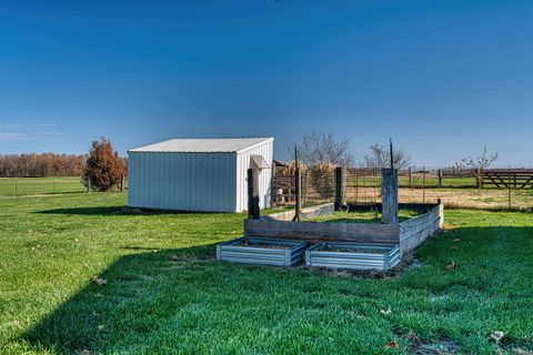 Tiny photo for 3288 Smith Road, Boonville, IN 47601 (MLS # 202545502)