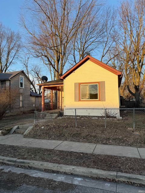 Tiny photo for 1229 N Courtland Avenue, Kokomo, IN 46901 (MLS # 202602422)