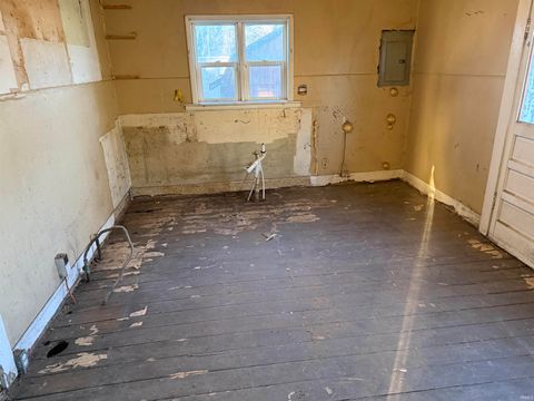 Tiny photo for 1229 N Courtland Avenue, Kokomo, IN 46901 (MLS # 202602422)