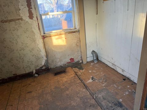 Tiny photo for 1229 N Courtland Avenue, Kokomo, IN 46901 (MLS # 202602422)