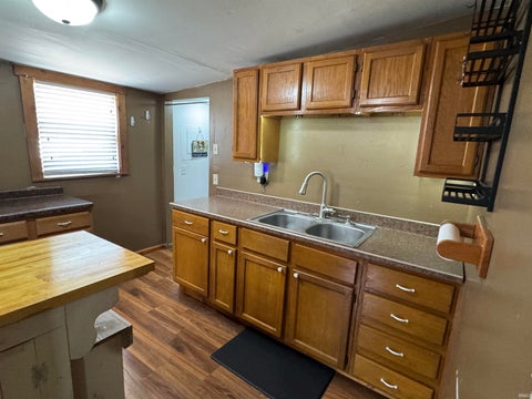 Tiny photo for 261 Columbia Avenue, Peru, IN 46970 (MLS # 202631836)