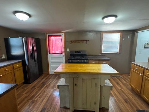Tiny photo for 261 Columbia Avenue, Peru, IN 46970 (MLS # 202631836)