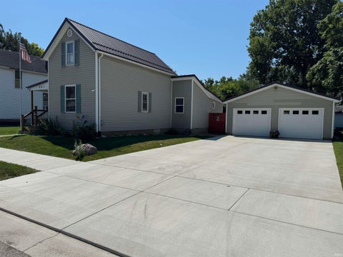 Tiny photo for 261 Columbia Avenue, Peru, IN 46970 (MLS # 202631836)
