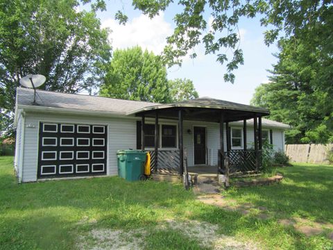 Photo of 128 W HIGH Street, Greentown, IN 46936 (MLS # 202531037)