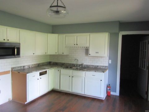 Tiny photo for 128 W HIGH Street, Greentown, IN 46936 (MLS # 202531037)