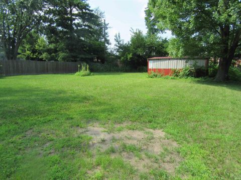 Tiny photo for 128 W HIGH Street, Greentown, IN 46936 (MLS # 202531037)