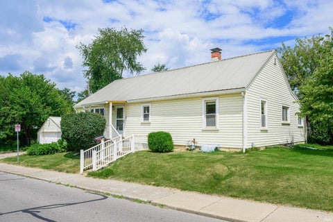 Photo of 519 E Grimes Lane, Bloomington, IN 47401 (MLS # 202636851)
