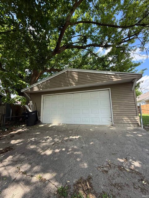 Tiny photo for 1109 Adams Street, Lafayette, IN 47905 (MLS # 202620951)