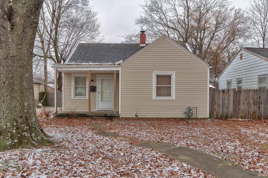 Photo of 1605 Ravenswood Drive, Evansville, IN 47714 (MLS # 202548199)