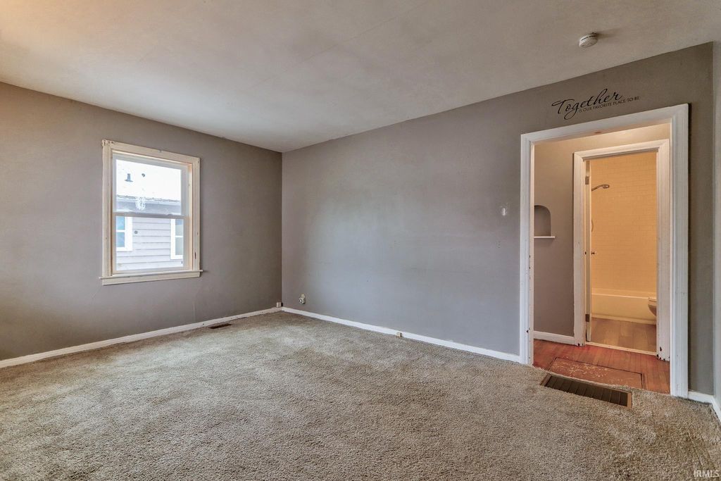 Photo of 1605 Ravenswood Drive, Evansville, IN 47714 (MLS # 202548199)