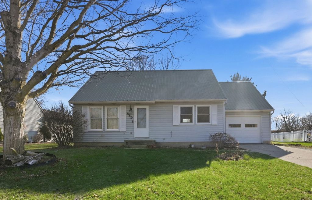 Photo of 889 Hitzfield Street, Huntington, IN 46750 (MLS # 202609963)