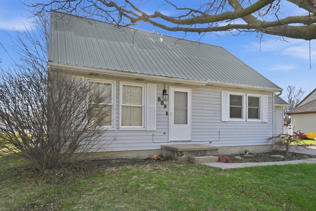 Photo of 889 Hitzfield Street, Huntington, IN 46750 (MLS # 202609963)