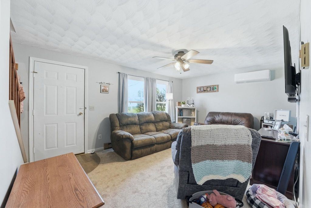 Photo of 889 Hitzfield Street, Huntington, IN 46750 (MLS # 202609963)