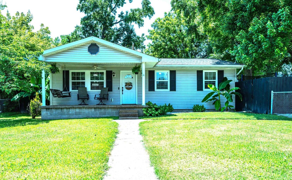 Photo of 1819 S Bosse Avenue, Evansville, IN 47712 (MLS # 202627860)