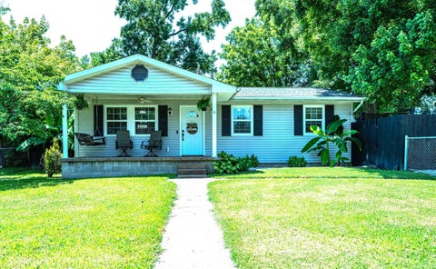 Photo of 1819 S Bosse Avenue, Evansville, IN 47712 (MLS # 202627860)