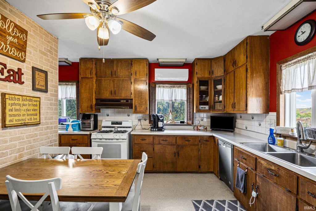 Photo of 1507 E 100 N Road, Logansport, IN 46947 (MLS # 202644695)