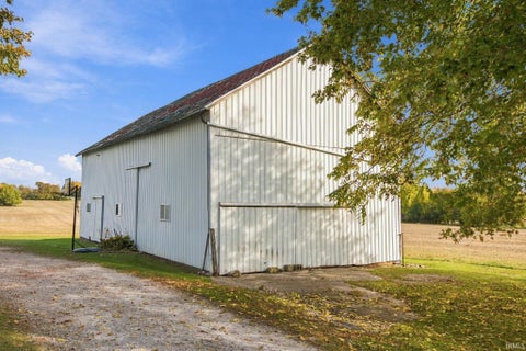 Tiny photo for 1507 E 100 N Road, Logansport, IN 46947 (MLS # 202644695)
