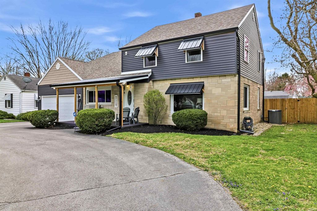 Photo of 3910 S Adams Street, Marion, IN 46953 (MLS # 202611400)