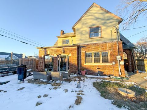 Tiny photo for 1235 W Sycamore Street, Kokomo, IN 46901 (MLS # 202548314)