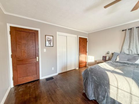 Tiny photo for 1235 W Sycamore Street, Kokomo, IN 46901 (MLS # 202548314)