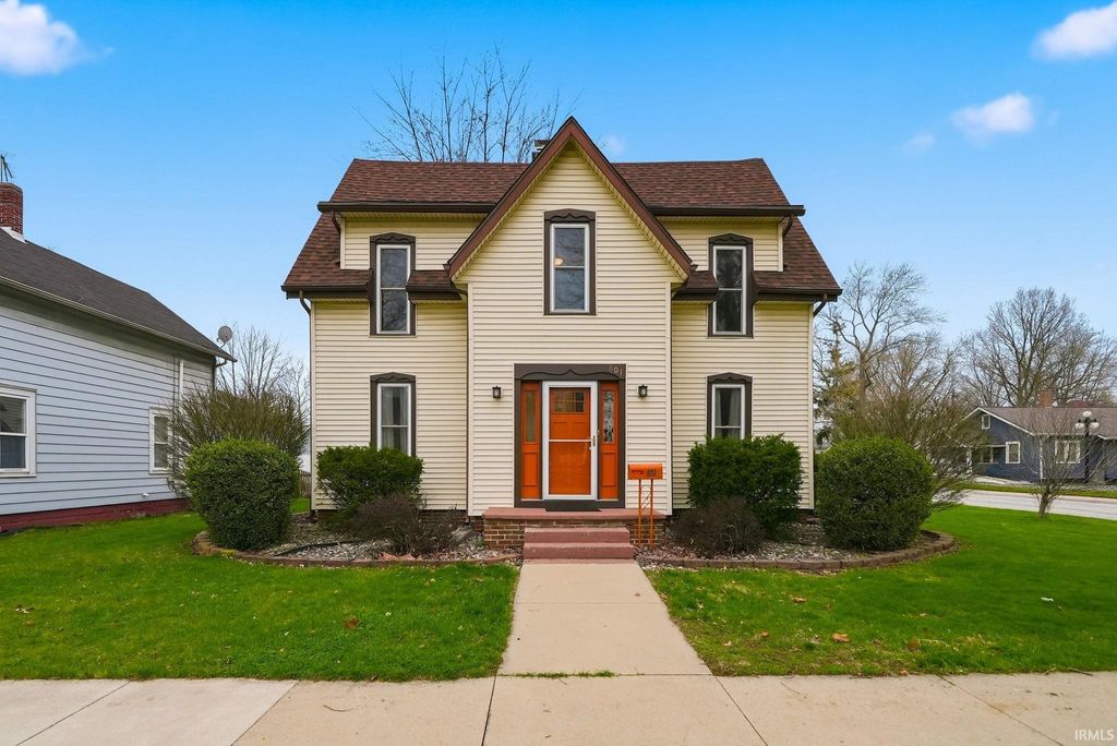 Photo of 801 S Jackson Street, Auburn, IN 46706 (MLS # 202614462)